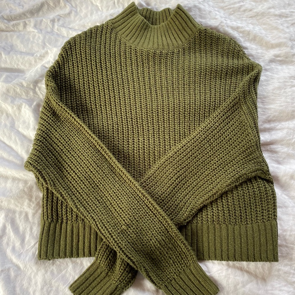 Green sweater, H&M size xs